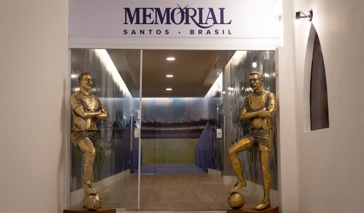 Los restos de Pelé ocupan un nicho en un mausoleo en el cementerio Memorial Necróplis Ecuménica, que en el futuro podrá ser visitado por los aficionados al fútbol. Foto:EFE