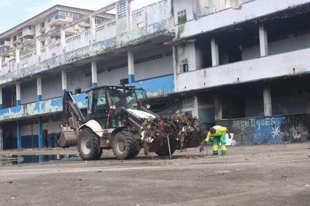 El proyecto  incluye la demolición de las actuales estructuras y la edificación de un área de administración, otra para dos salones de jardín de de infancia.