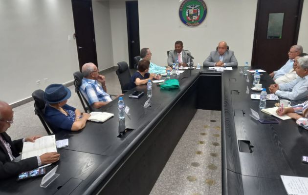 Reunión con miembros de CONATO en la Asamblea Nacional. Foto: Víctor Arosemena