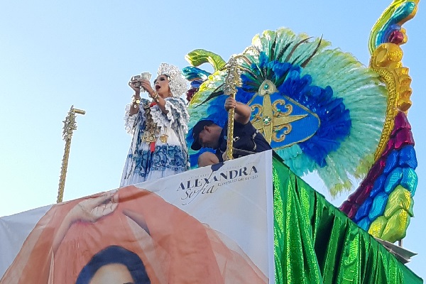 Alexandra Sofía Castillo De Bello, reina de la Calle Arriba y su tuna se despiden en grande. Foto. Thays Domínguez