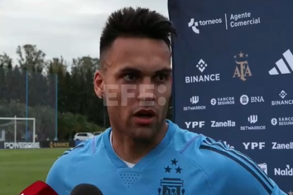 Lautaro Martínez de Argentina espera celebrar en el amistoso contra Panamá. Foto: Captura