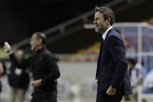 Thomas Christiansen, técnico de Panamá durante el partido contra Costa Rica. Foto:EFE