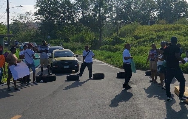 La acción de protesta fue realizada por jóvenes de la comunidad. Foto: Diomedes Sánchez 