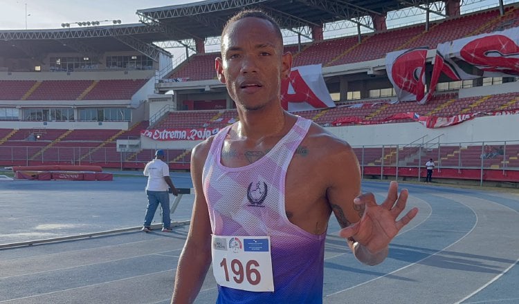 Didier Rodríguez,  impuso nuevo récord  en el atletismo panameño. Foto: Aurelio Martínez