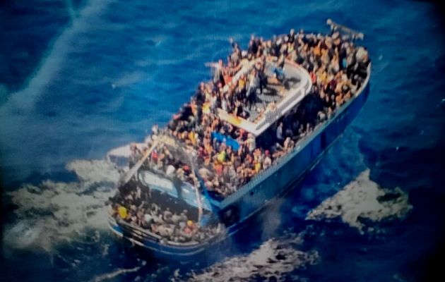 A ship full of migrants capsized off the Greek coast