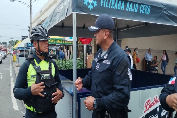 No se descuidará la vigilancia en las áreas bancarias, comerciales, residenciales y sobre todo en los sitios de mayor concentración de personas. Foto. Proteger y Servir