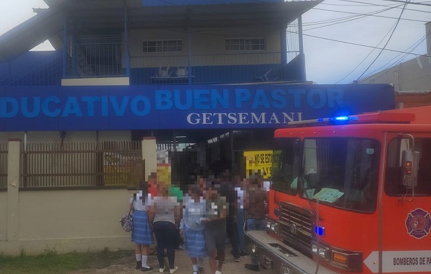 Los estamentos de seguridad evacuaron a todos los estudiantes. Foto: Cortesía Policía Nacional