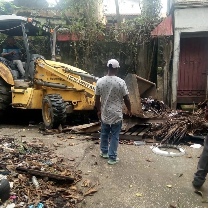 Jornada de limpieza por la Junta Comunal del Barrio Sur en Colón.