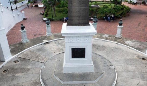Activities: Centenary Plaza de Francia