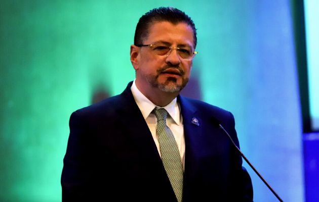 Presidente de Costa Rica, Rodrigo Chaves, llega a Panamá en visita oficial. Foto: Cortesía