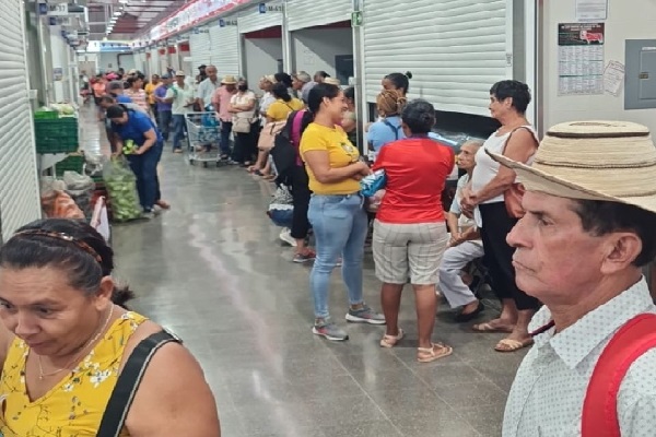 “Hoy a Merca Chitré no logró llegar ningún camión. Pensábamos que venían para seguir abasteciéndonos, pero lamentablemente ninguno logró llegar”, indicó el comerciante. Foto. Thays Domínguez