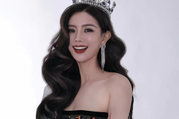 Qi Jia representará a China en la edición 2024 en Miss Universo. Foto: Instagram