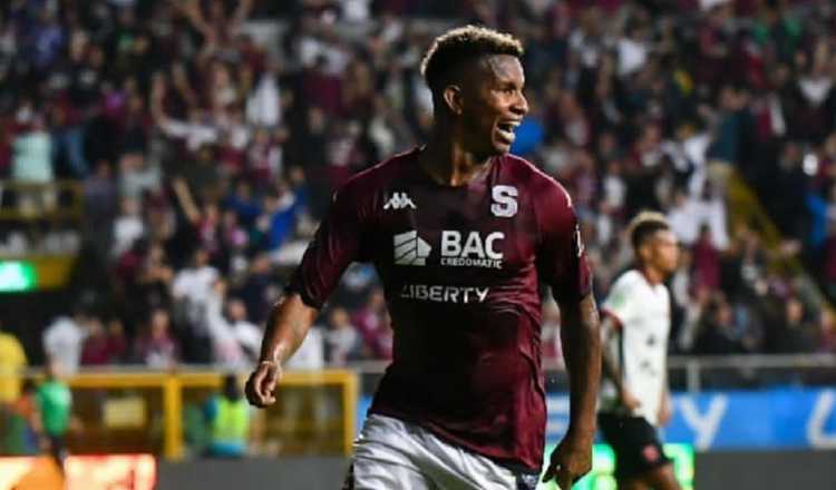 El panameño Fidel Escobar del Saprissa del Costa Rica. Foto: Instagram