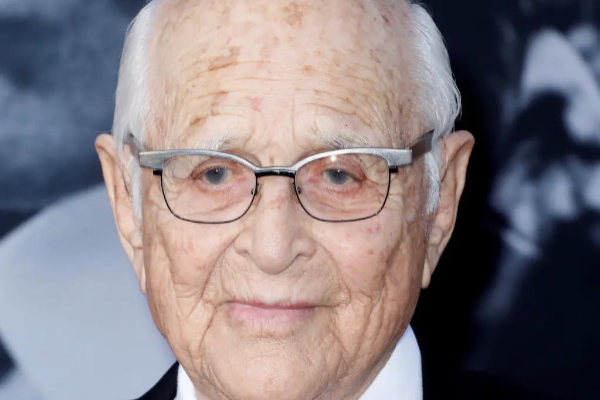 El escritor y productor de televisión Norman Lear. Foto: EFE / Paul Buck