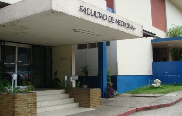 Las facultades continúan preparando a más médicos. Foto: Grupo Epasa