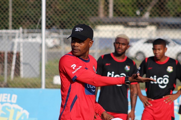 Jorge Dely Valdés, técnico de la Sub-23. Foto: Fepafut