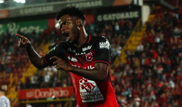 Freddy Góndola no sigue con Alajuelense. Foto:Twitter