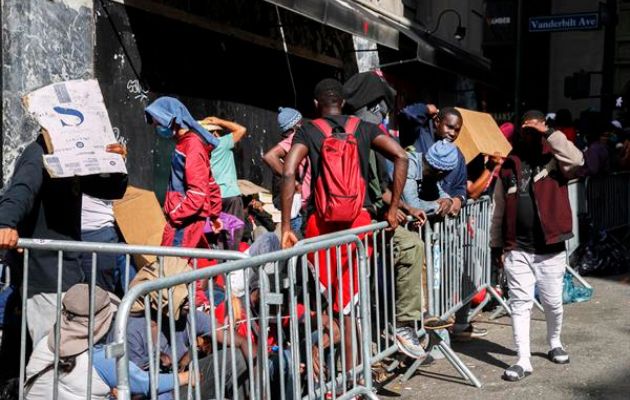 Migrantes en Nueva York (EE.UU.). Foto: EFE