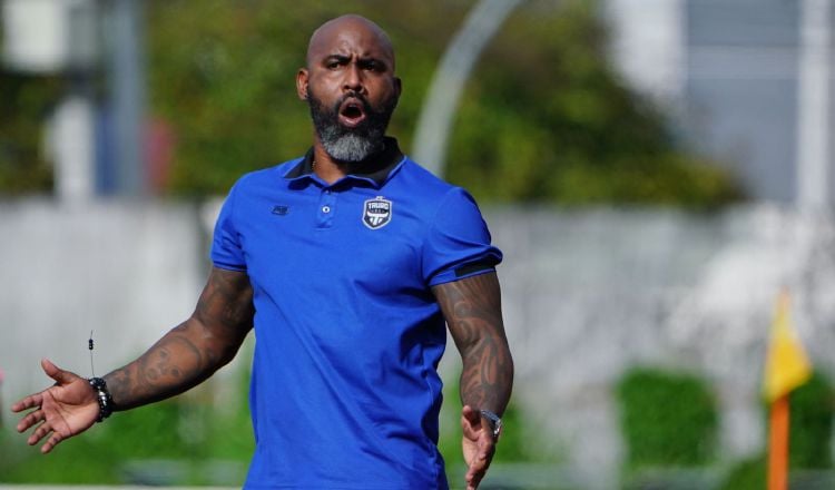 Felipe Baloy, técnico del  Tauro. Foto: LPF