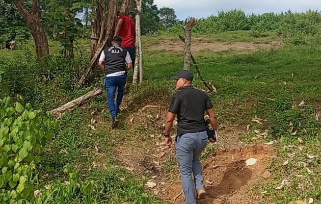 El área donde se dio el hecho fue inspeccionado por agentes de investigación de la Policía Nacional. Foto: Diomedes Sánchez 