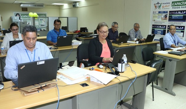 La planilla ha ido perdiendo importancia en los ingresos corrientes, afirma el ministro Héctor Alexander. Foto: Archivo