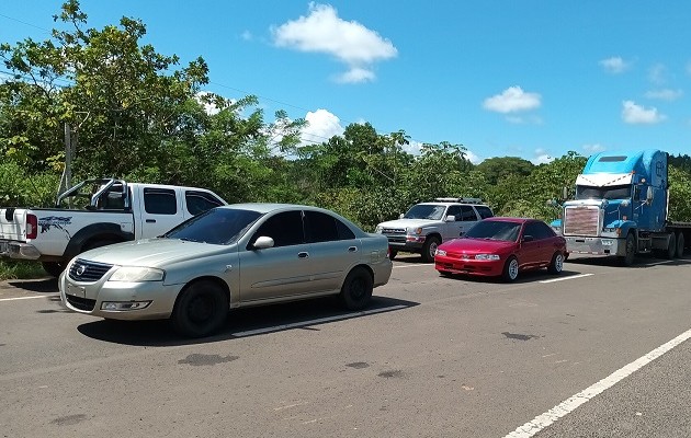 El vehículo en el que viajaba con otras personas, se volcó y luego cayó a una quebrada. Foto: Melquiades Vásquez