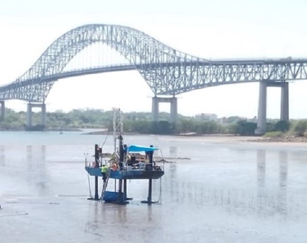 Foto tomada en abril de este año, cuando se realizaban estudios en el lugar que ocupará el puente. Foto: Cortesía