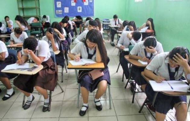 Se busca disminuir la brecha entre la educación pública y la educación privada. Foto: Archivo