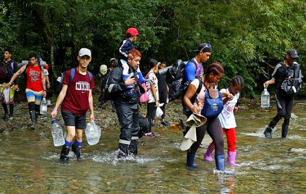 Un 20% de los migrantes irregulares que pasan por Panamá, son menores de edad. Archivo.