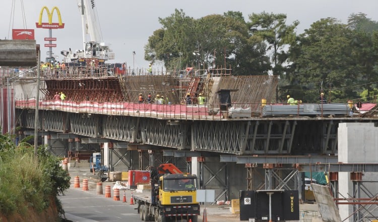 Otra de las obras que está  retrasada, el viaducto del distrito  La Chorrera, conocido como el  Corredor de las Playas. Fotos: Víctor Arosemena