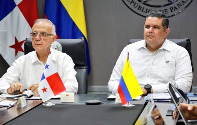 "Tenemos que buscar un punto en común", advierte ministros de Panamá y Colombia frente a la migración irregular. Foto: EFE