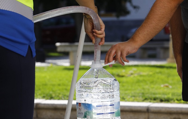 Las quejas de los usuarios por la falta de agua potable son constantes en Panamá. Foto: EFE