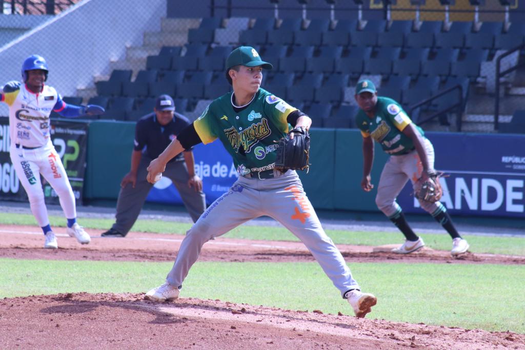 Roberto Núñez, escogido como el lanzador de la Semana. Foto: Fedebeis.