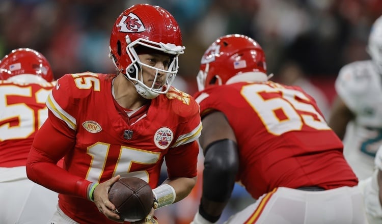 Patrick Mahomes (15)  de los chiefs. Foto: EFE