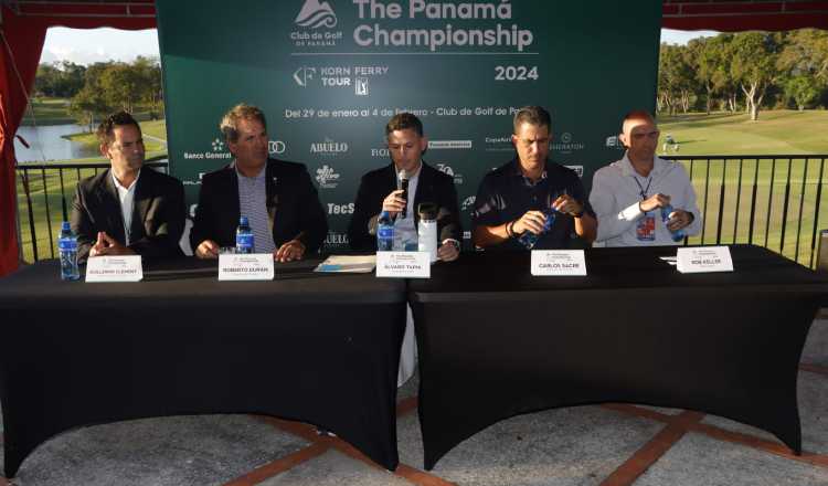 Guillermo Clement (izq.),  Roberto Durán, Álvaro Tapia, Carlos Sacre y Rob Keller (der.), dieron detalles del torneo. Foto: Víctor Arosemena