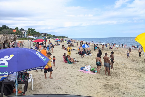 La Policía Nacional (PN) también se establecerán puntos de control para la revisión de los vehículos que ingresen a las playas. Foto. Eric Montenegro