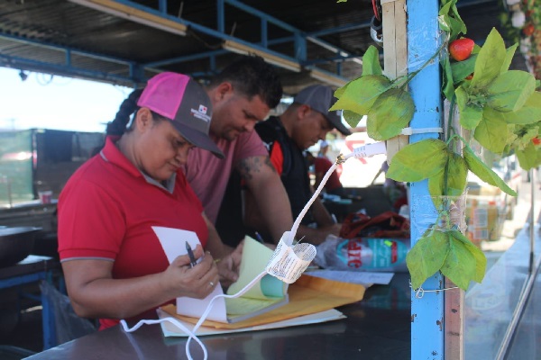 Serán sancionados vendedores de productos alimenticios que no cumplieron con lo que se indica en las leyes en materia sanitaria. Foto. Melquíades Vásquez