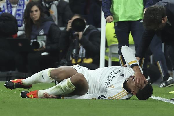 Jude Bellingham del Real madrid se lesionó. Foto: EFE