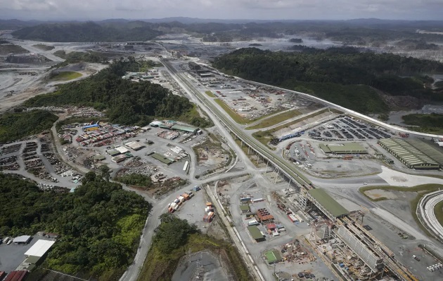 Más de 5,000 empleados perdieron su trabajo tras el cierre de la mina. Foto: EFE