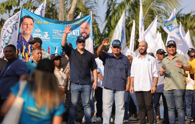 El candidato presidencial, José Raúl Mulino, realizó un recorrido por Alcalde Díaz. Foto: Cortesía