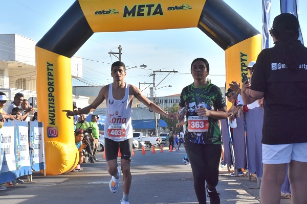 Edwin Rodríguez se ganó la Clásica Sábado de Gloria en Aguadulce. Foto: Cortesía