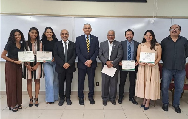 Reconocimiento por parte de la vicerrectoría de investigación y posgrado a profesores y estudiantes. Reconocimiento por parte de la vicerrectoría de investigación y posgrado a profesores y estudiantes.