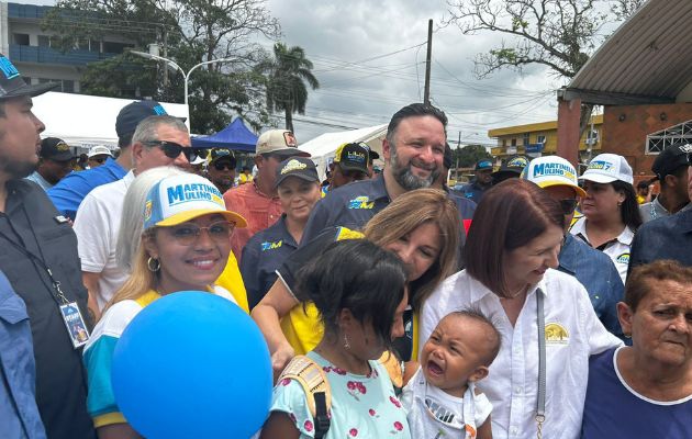 Marta de Martinelli y Maricel de Mulino participan de gira médica en La Chorrera. Foto: Cortesía