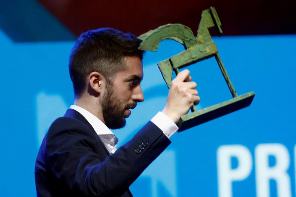 David Broncano recibe un Premio Ondas en 2019. Foto: EFE / Quique García / Archivo