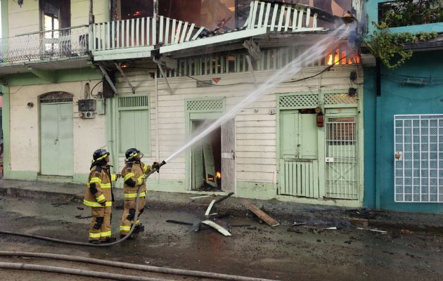 El incendio consumió varios inmuebles. Foto: Cortesía