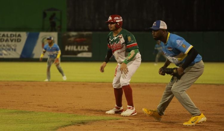 Chiriquí y Colón tienen la serie empatada 1-1 en el beísbol mayor. Foto: Fedebeis