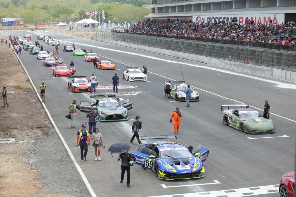 El guatemalteco Juan Diego Hernández, abordo de su Lamborghini Huracán, conquistó contundentemente el GT Challenge Gran Premio de Panamá. Foto: Cortesía