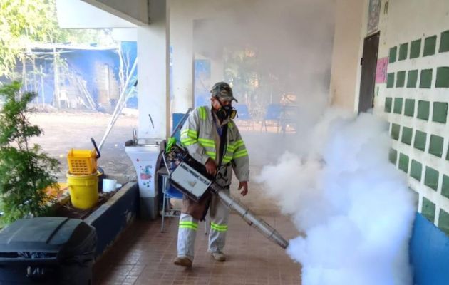 Nebulizaciones en las escuelas del distrito de Chepo. Foto: Cortesía Minsa