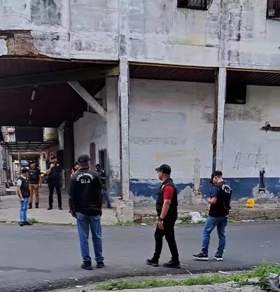 La Policía Nacional junto con funcionarios del Ministerio Público acudieron a la escena de los acontecimientos.Foto: Diomedes Sánchez