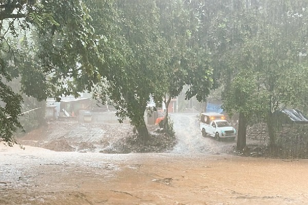 En las últimas horas se han registrado fuertes lluvias en la Comarca Ngäbe Buglé. Foto. Sinaproc